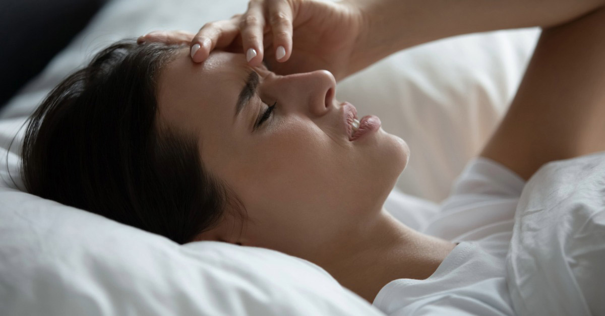 Can You Safely Detox From Alcohol at Home? | PHP IOP for drug and alcohol luxury addiction treatment in MA | Refresh Recovery Center in Norwell, MA
